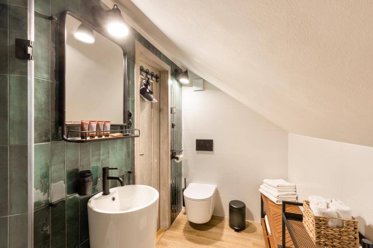 Bohemian Chic 2 Bedroom 2 Bathroom Loft With Hanging Chair Praha Bagian luar foto