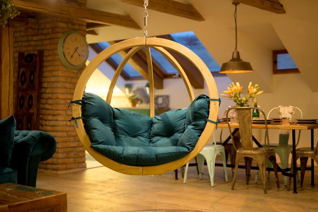Bohemian Chic 2 Bedroom 2 Bathroom Loft With Hanging Chair Praha Bagian luar foto