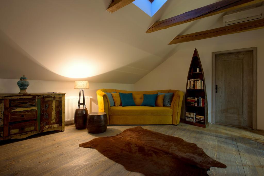 Bohemian Chic 2 Bedroom 2 Bathroom Loft With Hanging Chair Praha Bagian luar foto