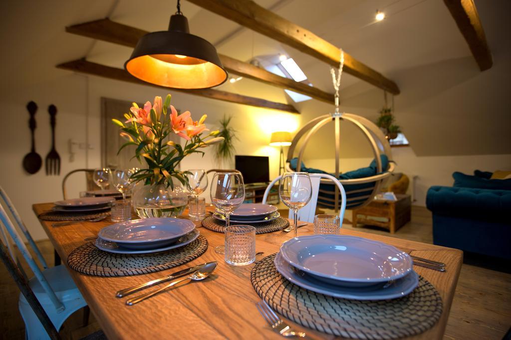 Bohemian Chic 2 Bedroom 2 Bathroom Loft With Hanging Chair Praha Bagian luar foto