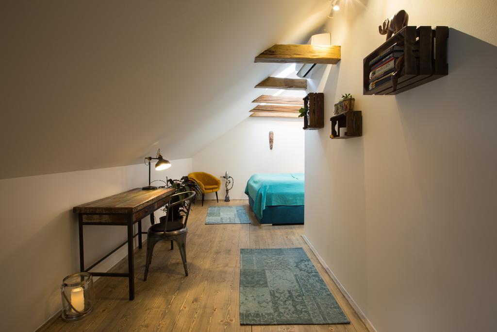 Bohemian Chic 2 Bedroom 2 Bathroom Loft With Hanging Chair Praha Bagian luar foto