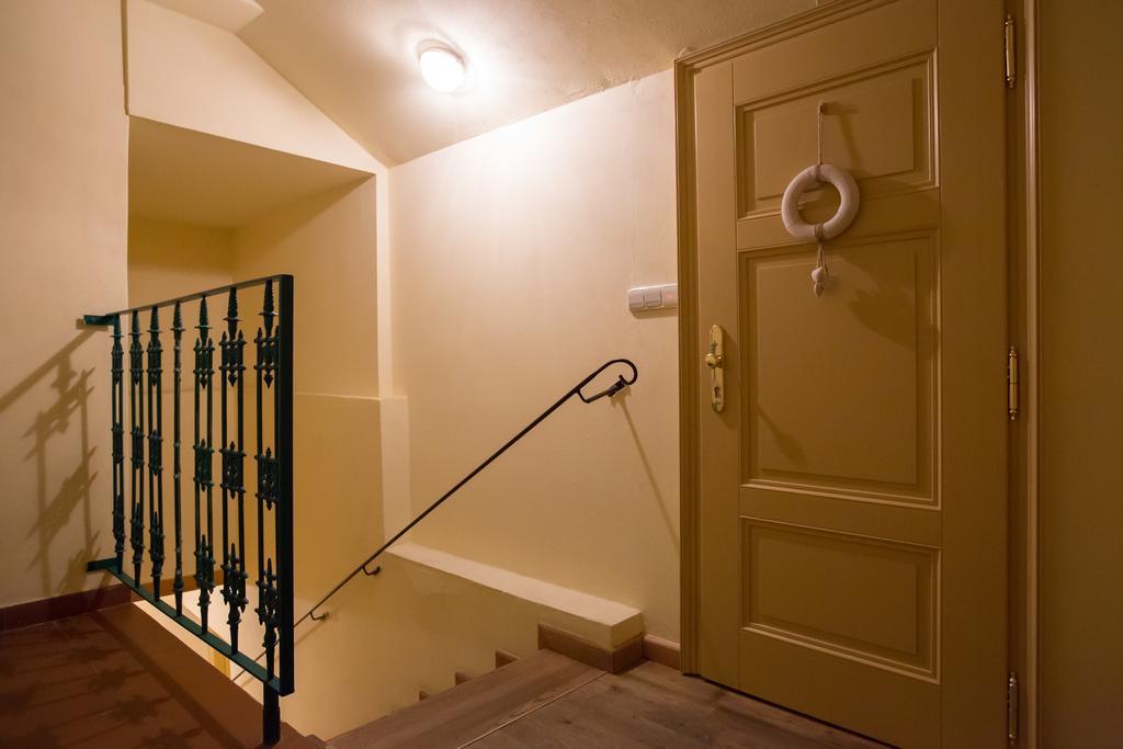 Bohemian Chic 2 Bedroom 2 Bathroom Loft With Hanging Chair Praha Bagian luar foto